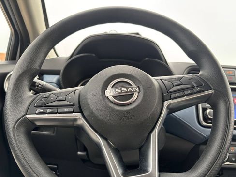 Used 2025 Nissan Versa SV FWD image 25