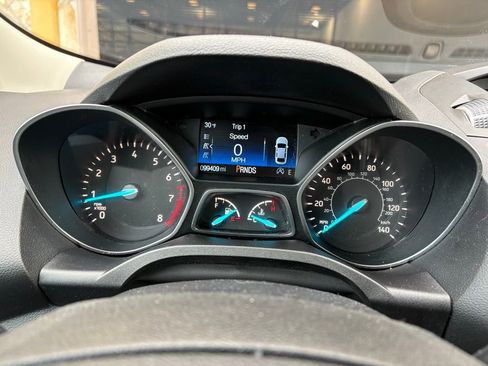 Used 2018 Ford Escape SE image 30