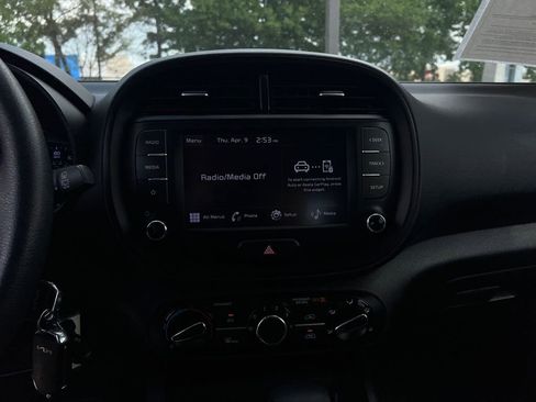 Used 2022 Kia Soul LX FWD image 15