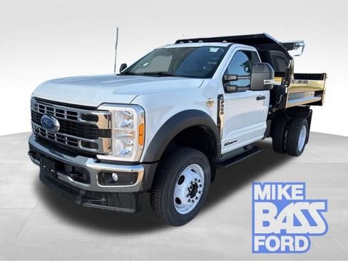 New 2023 Ford F550 4x4 Regular Cab Super Duty image 1
