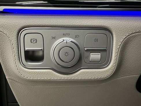 Certified 2024 Mercedes-Benz GLS 580 4MATIC image 37