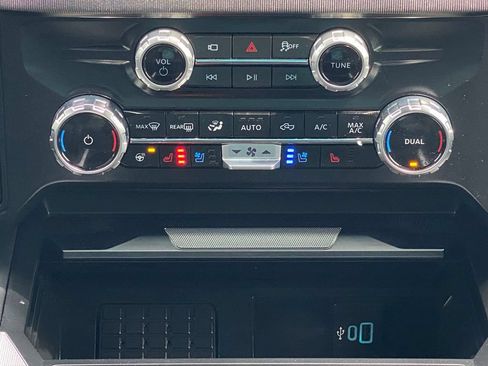 Used 2025 Ford F250 Platinum AWD/4WD image 27