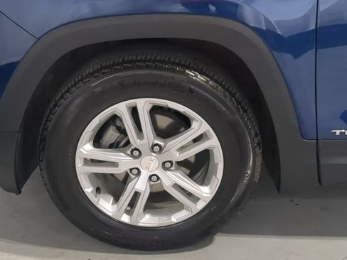 Used 2023 GMC Terrain SLE w/ Driver Convenience Package FWD image 14