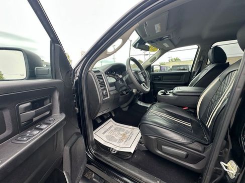 Used 2019 RAM 1500 Express w/ Wheel & Sound Group AWD/4WD image 9