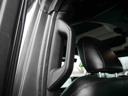 Used 2024 Jeep Gladiator Rubicon image 23