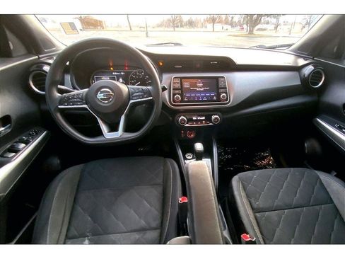 Used 2020 Nissan Kicks SV image 17