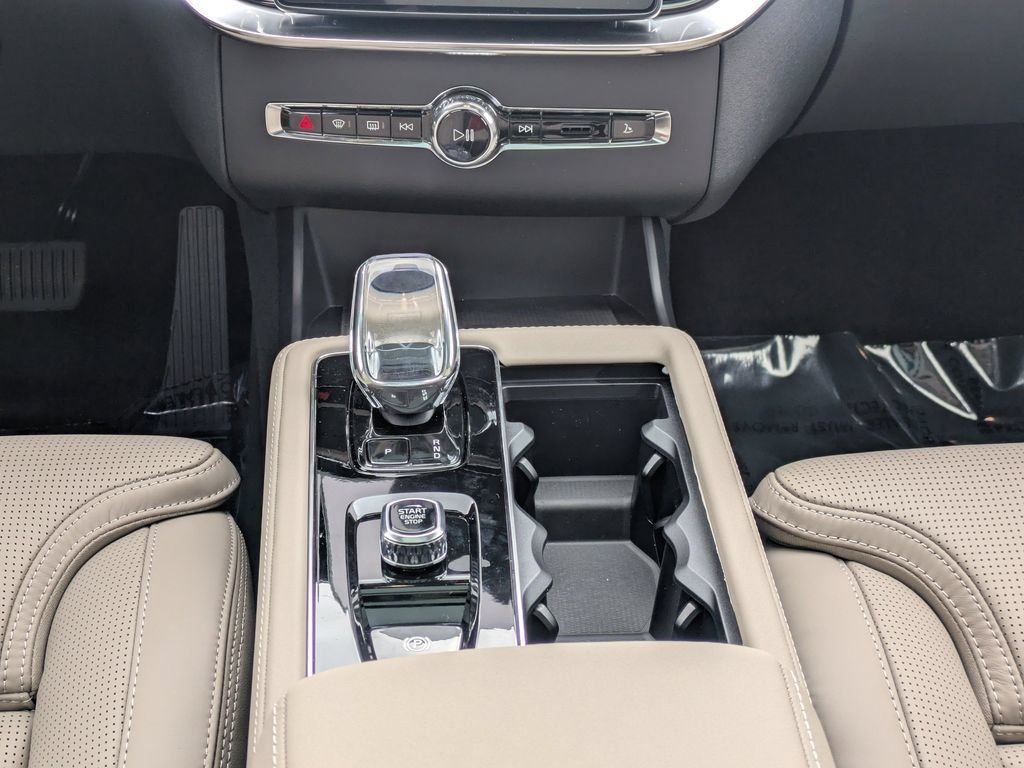 Certified 2026 Volvo XC90 B6 Ultra AWD/4WD image 21