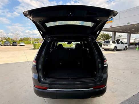 New 2026 Jeep Grand Cherokee L Limited w/ Luxury Tech Group II RWD image 37