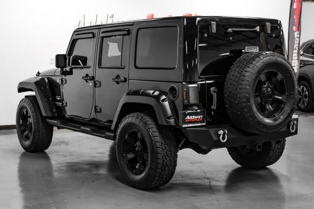 Used 2015 Jeep Wrangler Unlimited Sahara w/ Connectivity Group AWD/4WD image 15
