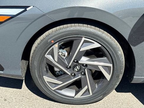 New 2026 Hyundai Elantra Limited FWD image 23