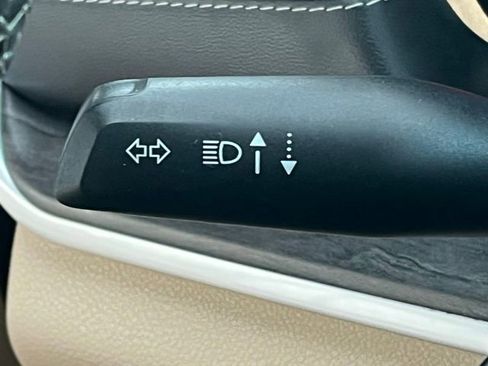 Used 2023 Jeep Grand Cherokee Limited image 45