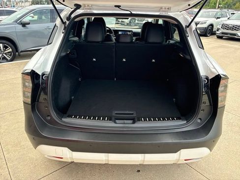 Used 2025 Nissan Kicks SR w/ Illumination Package FWD image 8
