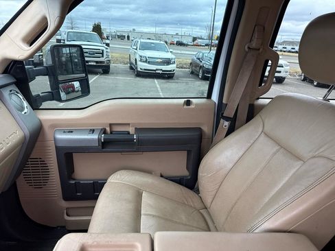 Used 2015 Ford F250 Lariat w/ Chrome Package image 12