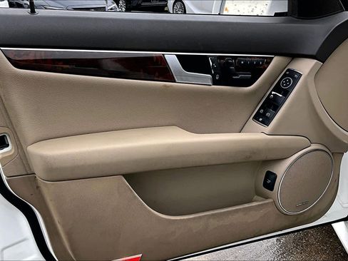 Used 2013 Mercedes-Benz C 250 Sedan image 18