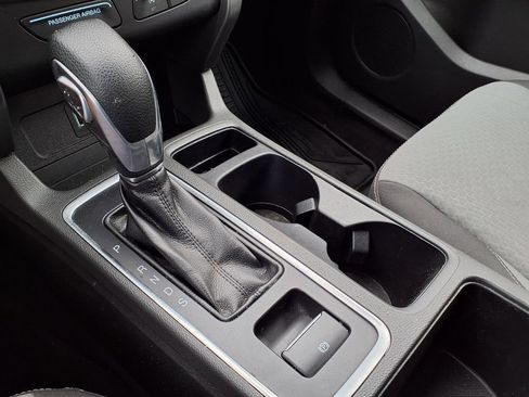 Used 2018 Ford Escape SE FWD image 19