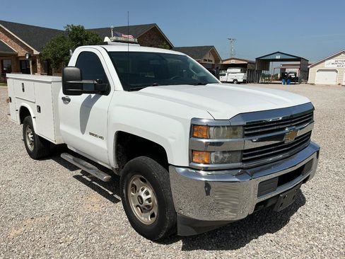 Used 2015 Chevrolet Silverado 2500 W/T RWD image 3