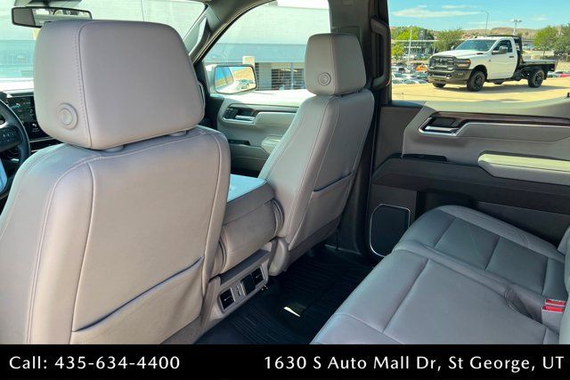 Used 2023 GMC Sierra 1500 SLT w/ X31 Off-Road Package AWD/4WD image 19