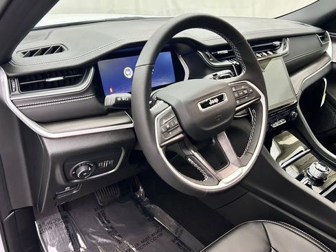 New 2025 Jeep Grand Cherokee L Limited image 12