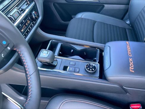 Used 2025 Nissan Pathfinder Rock Creek AWD/4WD image 17