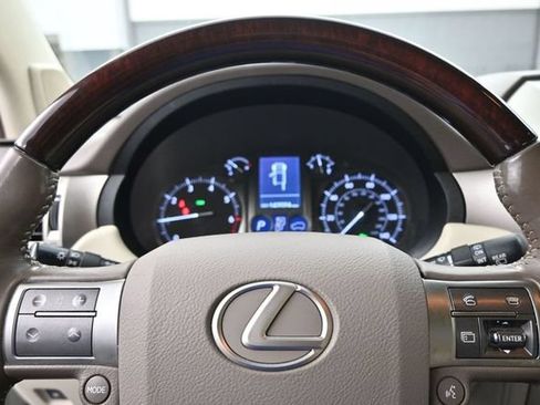 Used 2019 Lexus GX 460 Premium w/ Premium Package AWD/4WD image 12
