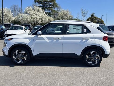 New 2026 Hyundai Venue SEL image 31