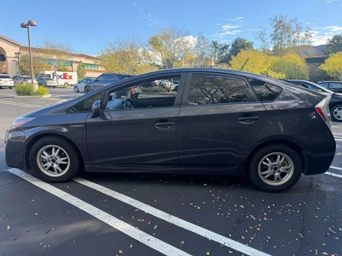 Used 2010 Toyota Prius Five FWD image 4