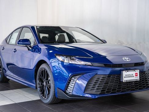New 2026 Toyota Camry SE FWD image 1