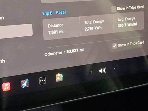 Used 2022 Tesla Model Y Long Range image 20