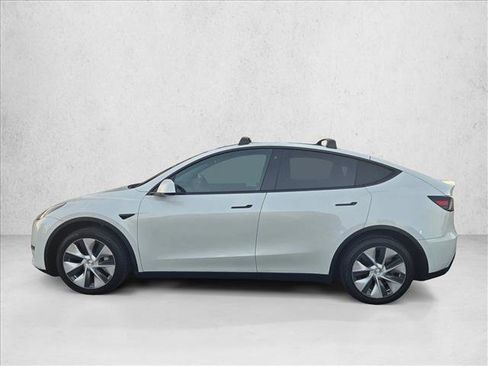 Used 2020 Tesla Model Y Long Range image 9