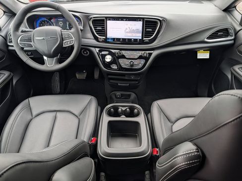 New 2026 Chrysler Pacifica Select AWD/4WD image 8