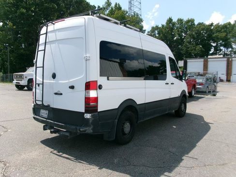 Used 2011 Mercedes-Benz Sprinter 2500 image 6