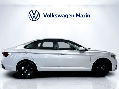 New 2025 Volkswagen Jetta SE image 6