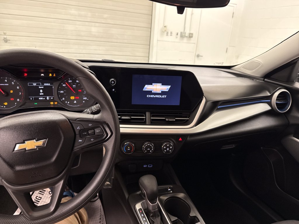Used 2024 Chevrolet Trax LS FWD image 13