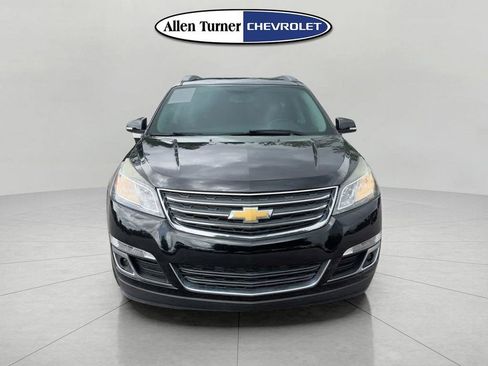 Used 2017 Chevrolet Traverse LT w/ Style and Technology Package FWD image 2