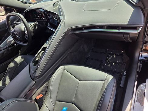 Used 2024 Chevrolet Corvette Stingray Coupe w/ Z51 Performance Package image 17