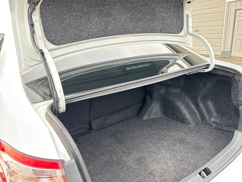 Used 2017 Toyota Corolla LE image 22