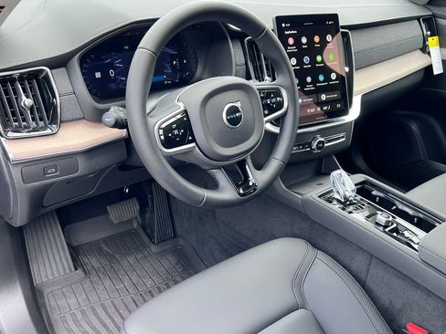 New 2026 Volvo XC90 B6 Plus w/ Protection Package Premier AWD/4WD image 17