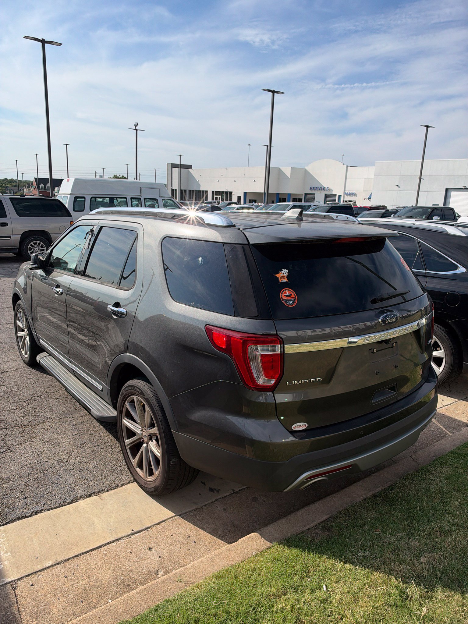 Used 2017 Ford Explorer Limited AWD/4WD image 4