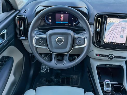 Used 2023 Volvo XC40 B5 Plus w/ Protection Package Premier AWD/4WD image 41
