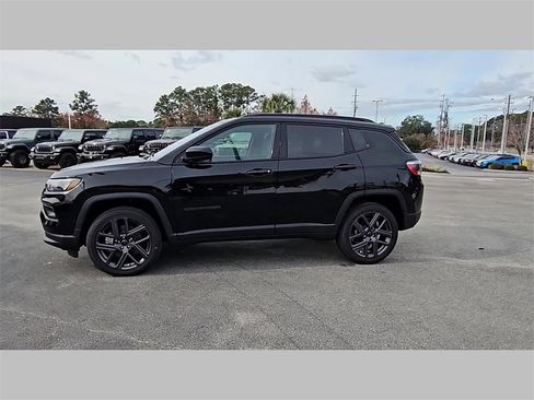 New 2026 Jeep Compass Latitude image 27