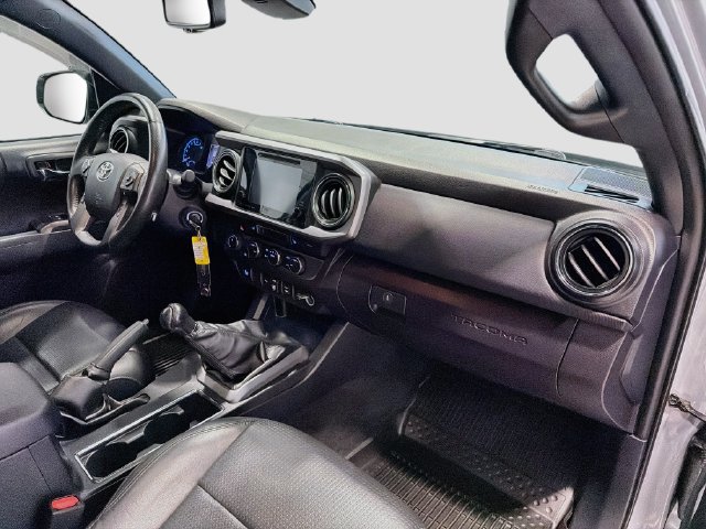 Certified 2019 Toyota Tacoma TRD Off-Road w/ TRD Premium Off Road Package AWD/4WD image 23