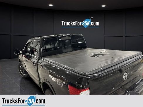Used 2018 Nissan Titan PRO-4X image 38