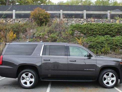 Used 2015 Chevrolet Suburban LT image 5