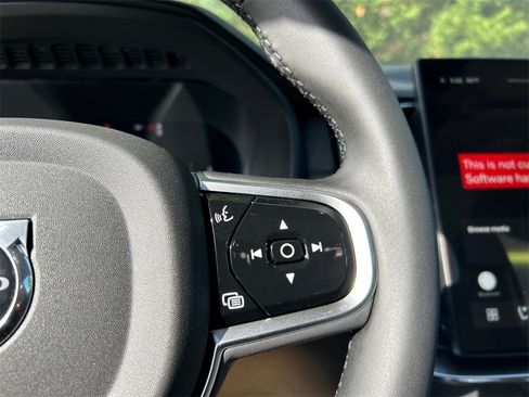 New 2026 Volvo XC90 B6 Plus w/ Protection Package Premier image 14