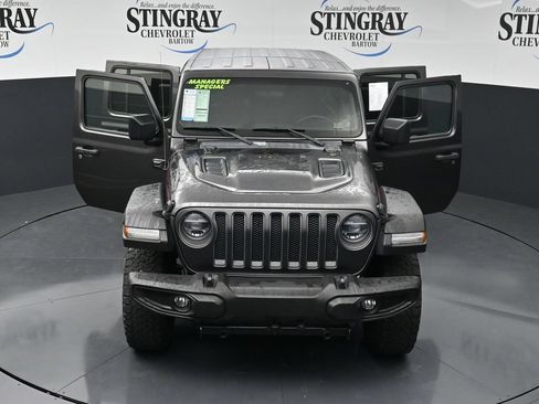 Used 2019 Jeep Wrangler Unlimited Rubicon w/ LED Lighting Group AWD/4WD image 37