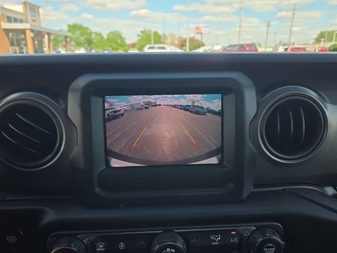 Used 2021 Jeep Wrangler Unlimited Sport AWD/4WD image 43