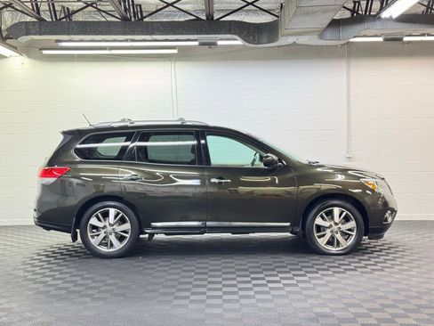 Used 2016 Nissan Pathfinder Platinum image 4