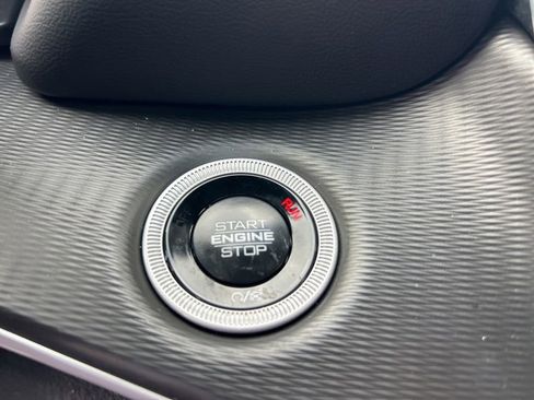 Used 2025 Jeep Grand Cherokee L Altitude RWD image 43