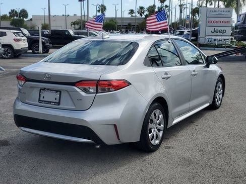 Used 2021 Toyota Corolla LE image 7