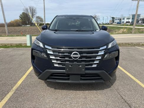Used 2025 Nissan Rogue SV image 16